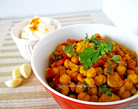 Curry Chickpeas (Garbanzo beans) Curry Chickpeas (Garbanzo beans)