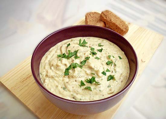 Easy delicious eggplant dip (melitzanosalata / Greek baba ghanoush) Easy delicious eggplant dip (melitzanosalata / Greek baba ghanoush)