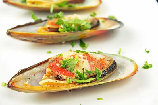 Garlic butter broiled mussels in easy steps Garlic butter broiled mussels in easy steps