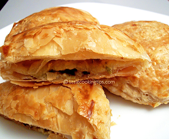 Puff pastry hand pies with mushrooms, peppers and smoked turkey Puff pastry hand pies with mushrooms, peppers and smoked turkey