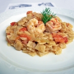 Greek pasta Hilopitaki with shrimps and fennel bulbs